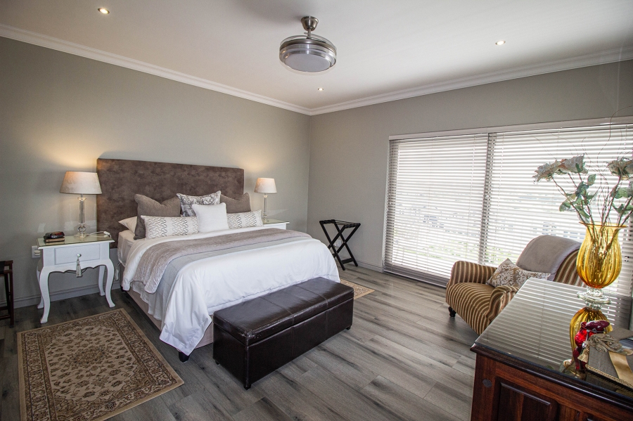 6 Bedroom Property for Sale in Kleinbaai Western Cape